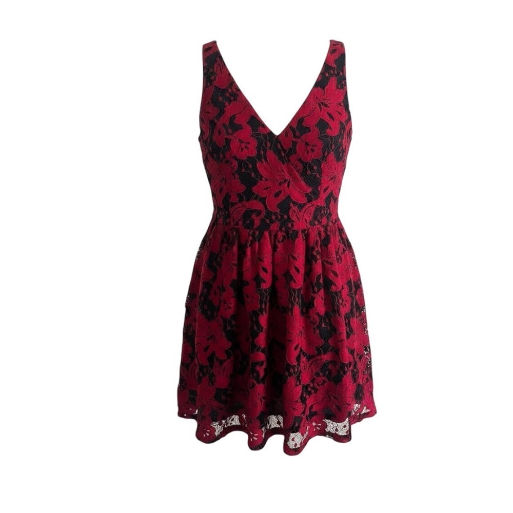 BB Dakota Red and Black Floral Lace cocktail party colorful Mini Dress size 6
